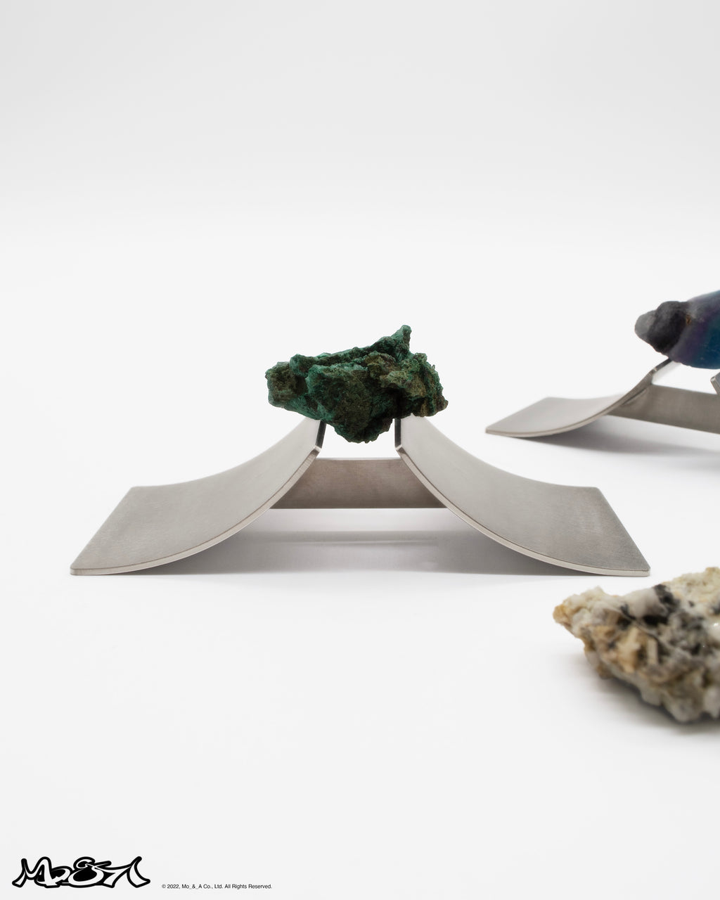Mo_&_A - Steel Mineral Stand